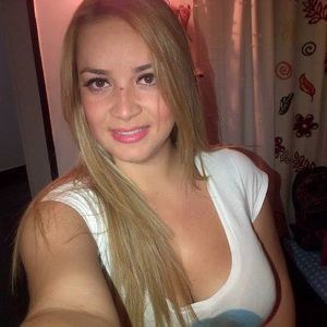 Meet your Posher, Alejandra